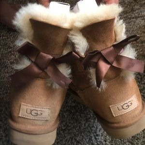 Mini bailey bow uggs